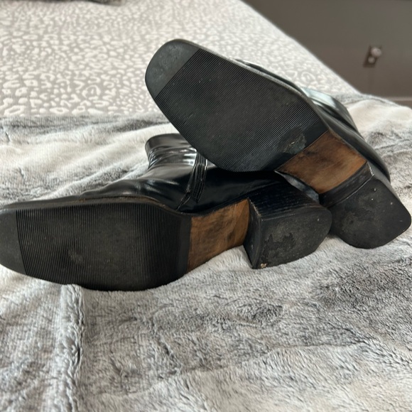 Kenneth Cole black leather boots; size 8 - Picture 5 of 5